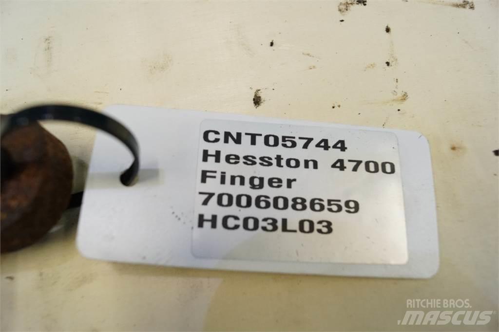 Hesston 4700 貨物鉗車