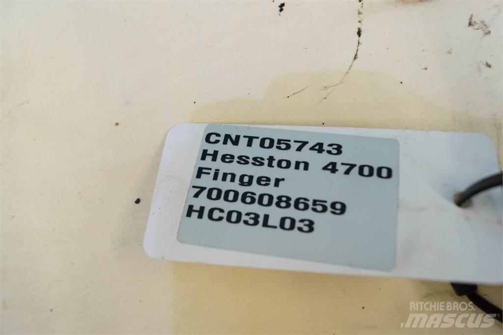 Hesston 4700 貨物鉗車