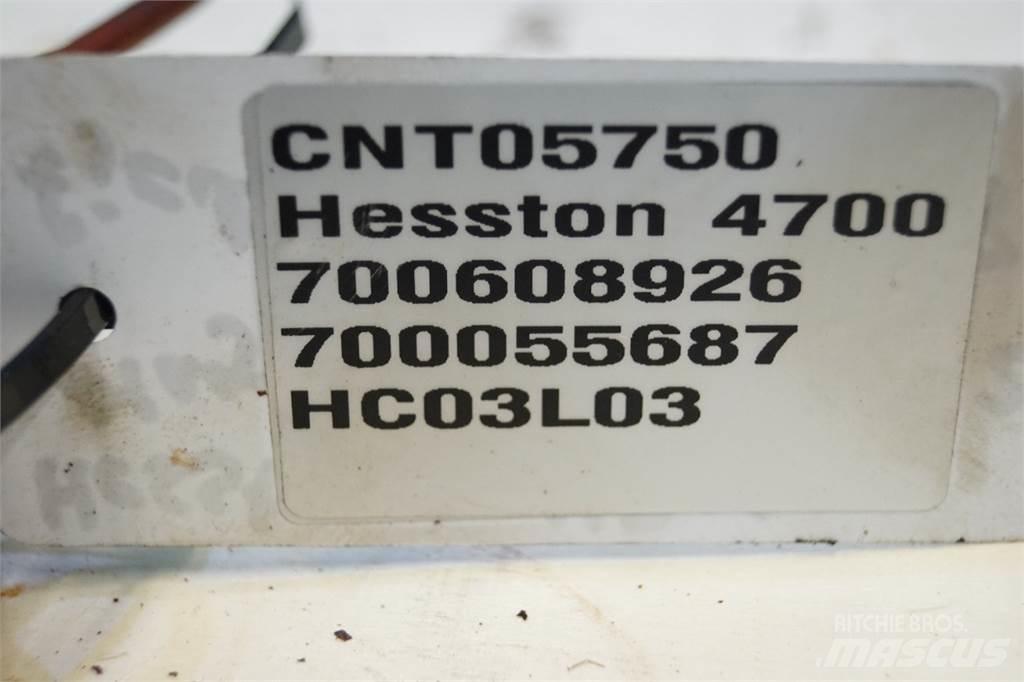 Hesston 4700 貨物鉗車