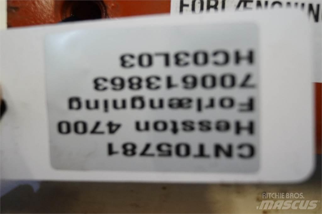Hesston 4700 貨物鉗車