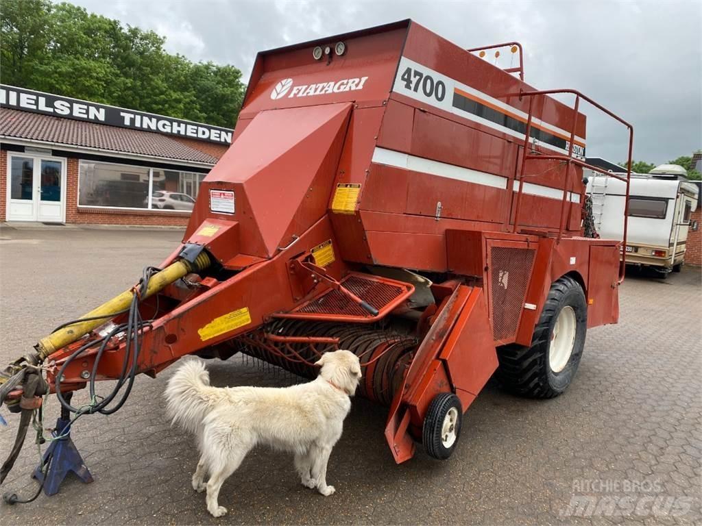 Hesston 4700 方形打捆機