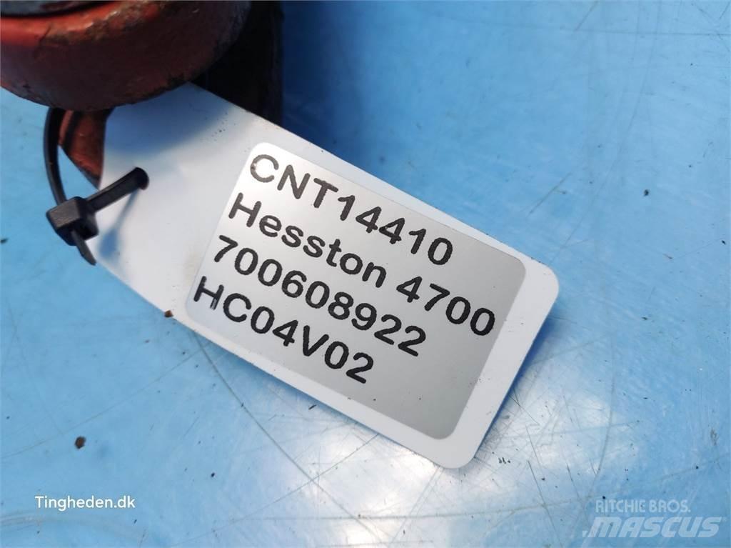 Hesston 4700 貨物鉗車