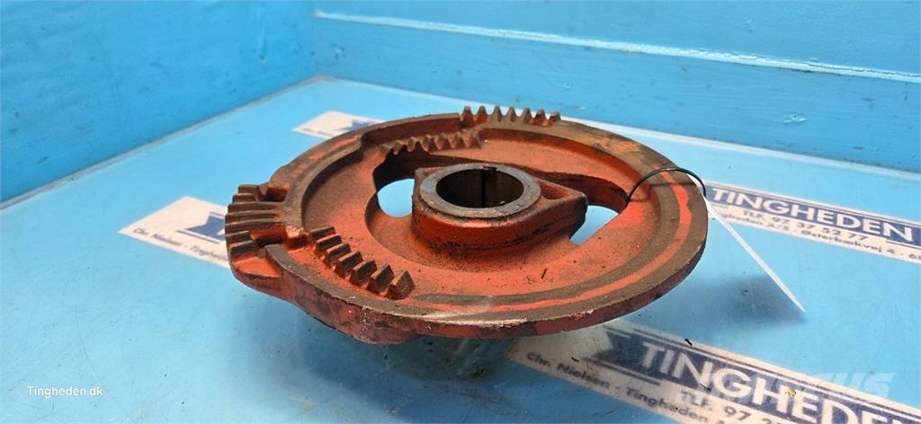 Hesston 4700 其他牧草收穫設備