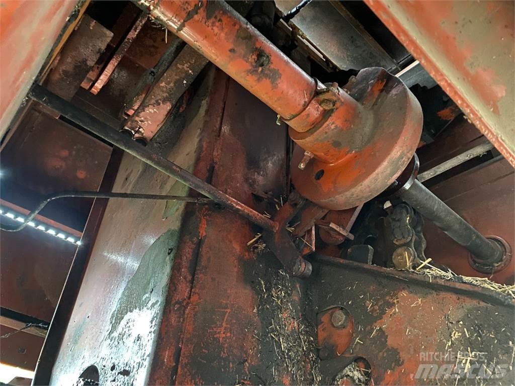 Hesston 4800 方形打捆機