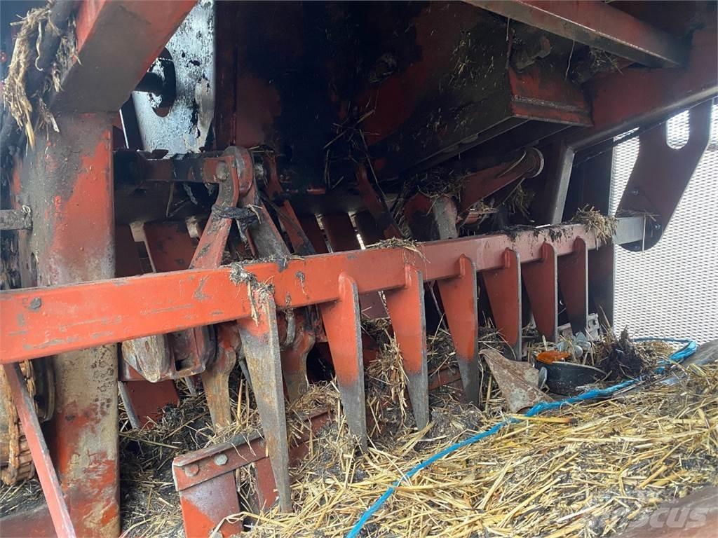 Hesston 4800 方形打捆機