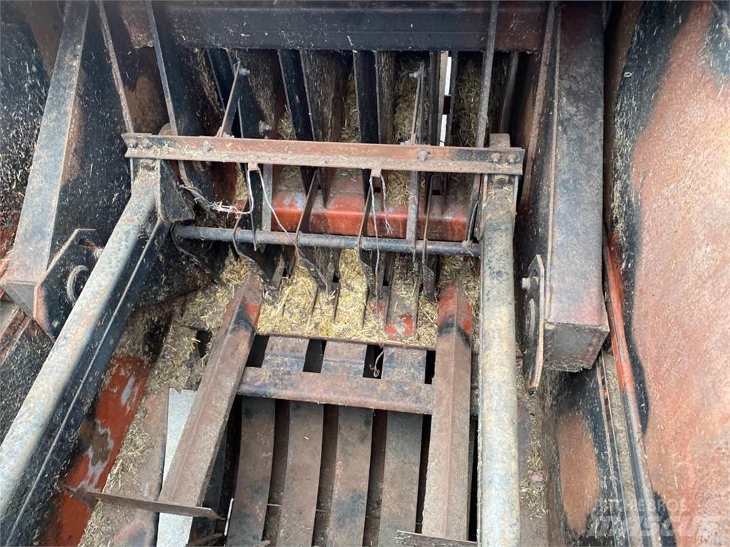 Hesston 4900 方形打捆機