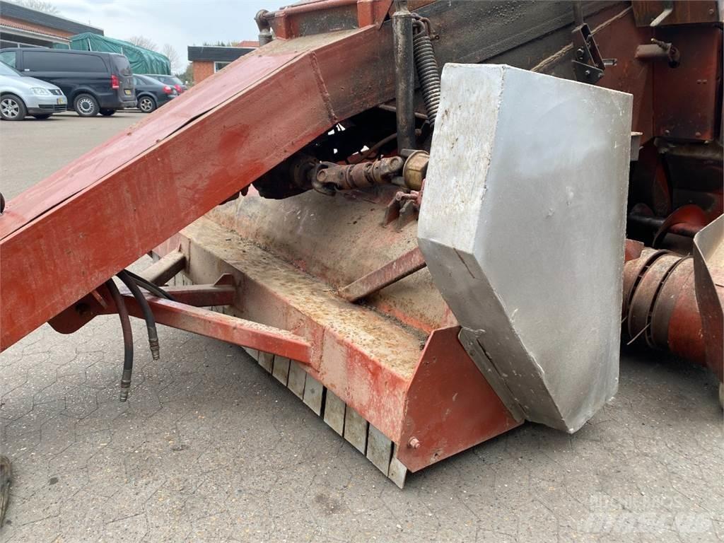 Hesston 4900 方形打捆機