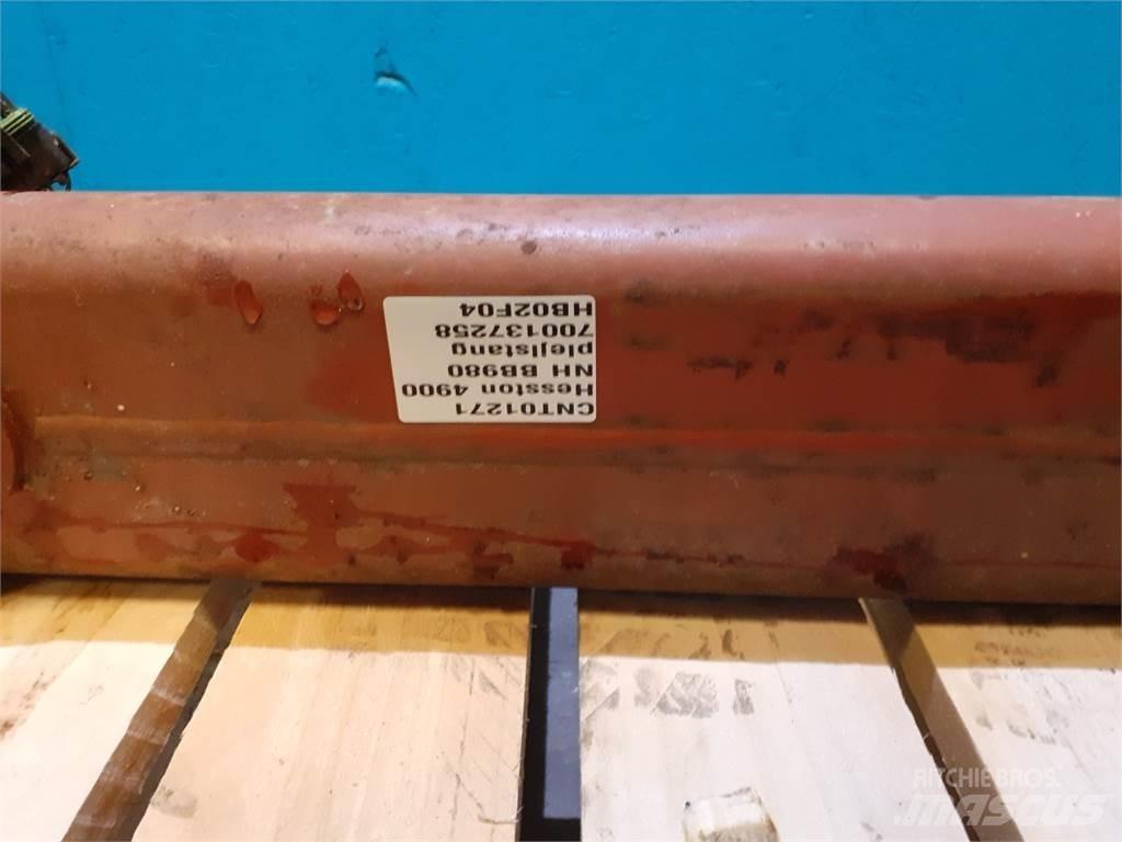 Hesston 4900 其他牧草收穫設備