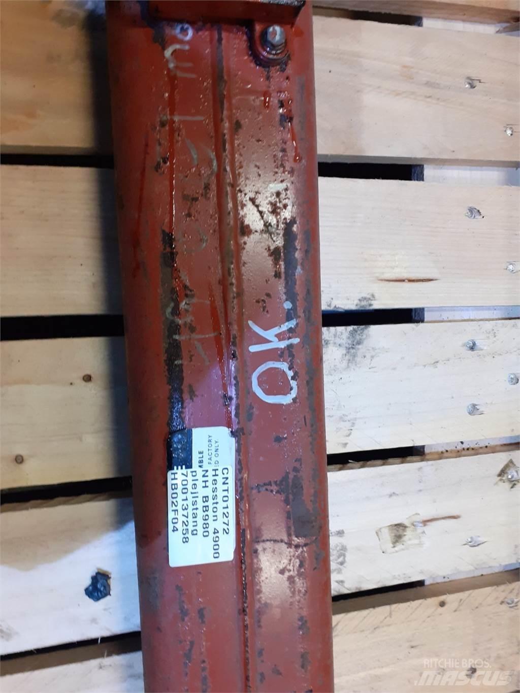 Hesston 4900 其他牧草收穫設備