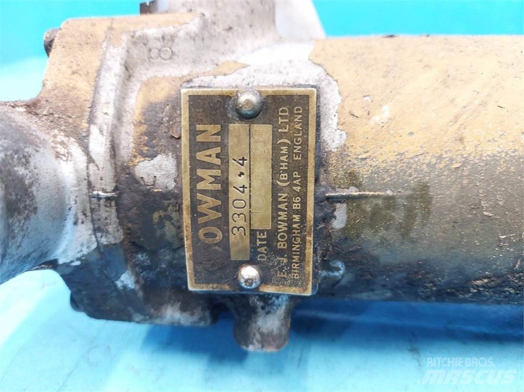 Hydrema 806 散熱器/水箱