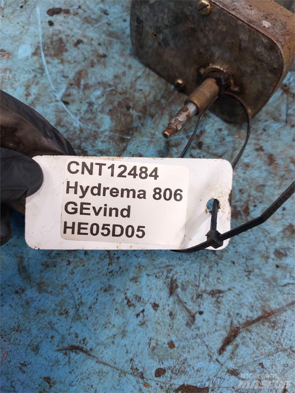 Hydrema 806 電子設備