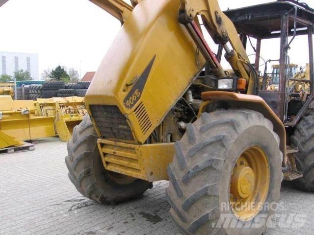 Hydrema 906B 反鏟裝載機