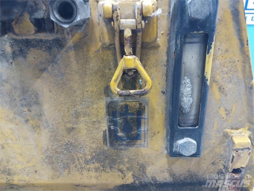 Hydrema 906B 油壓