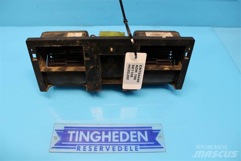 Hydrema 906B 電子設備