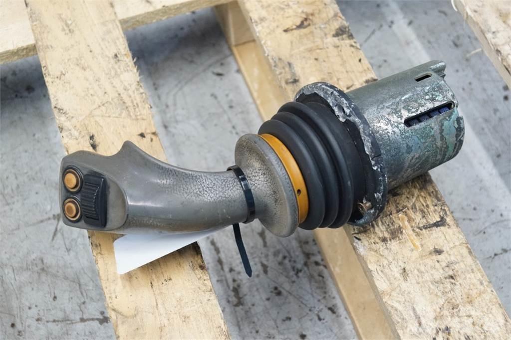 Hydrema 906B 電子設備