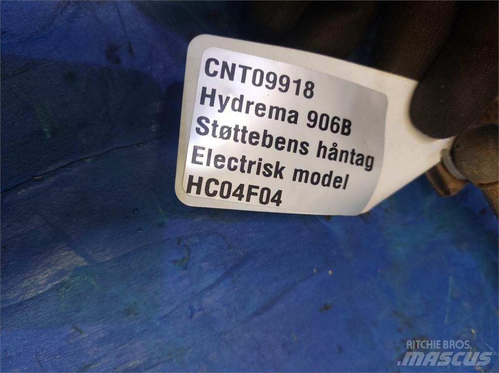Hydrema 906B 駕駛室與內部
