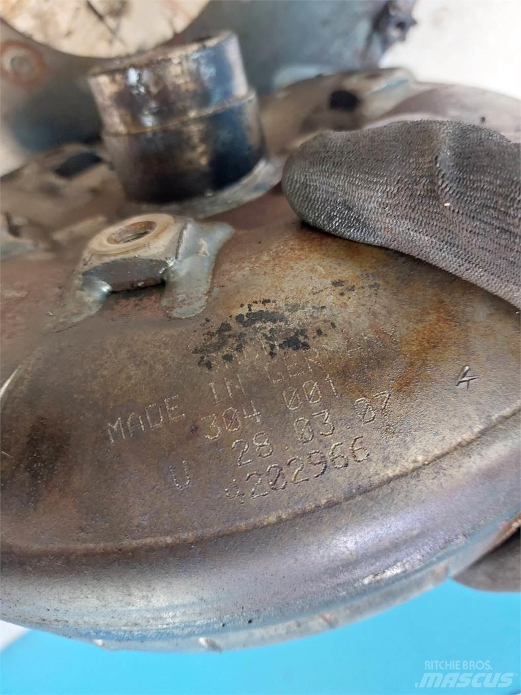 Hydrema 906B 傳動裝置