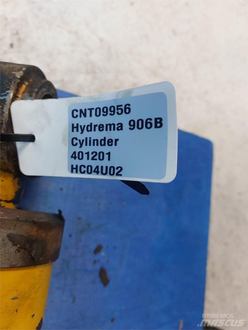 Hydrema 906B 吊桿和鏟斗