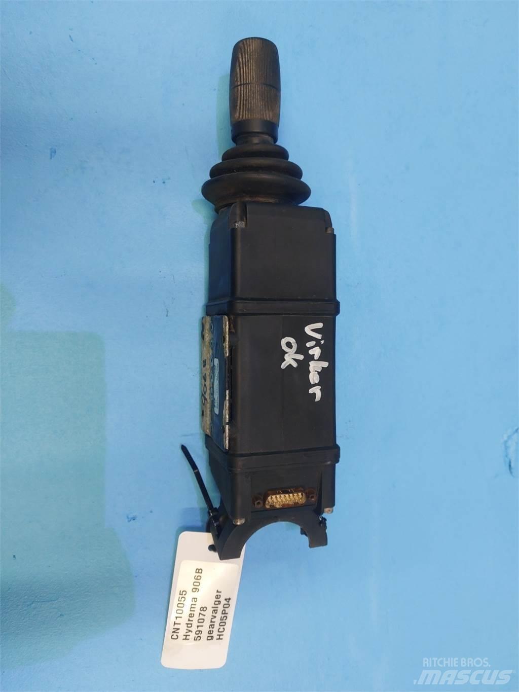 Hydrema 906B 電子設備