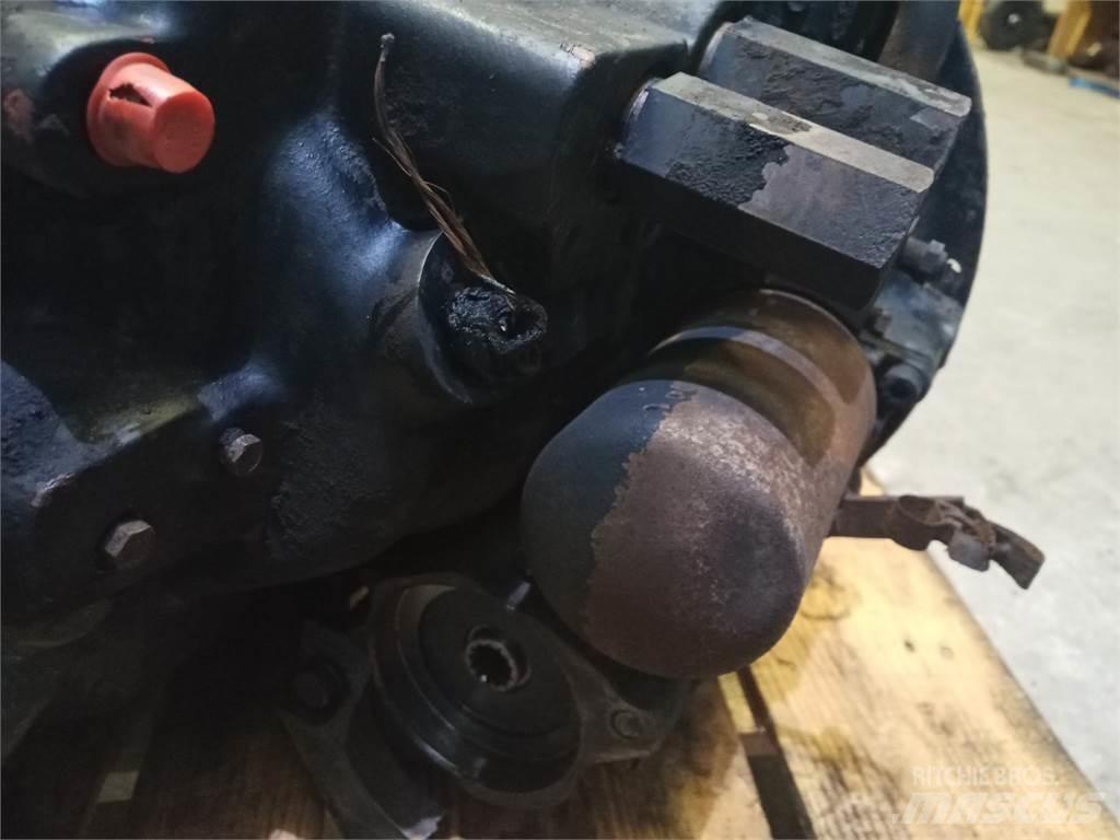 Hydrema 906C 傳動裝置