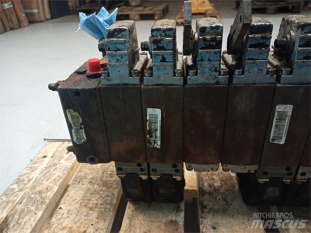 Hydrema 906C 油壓