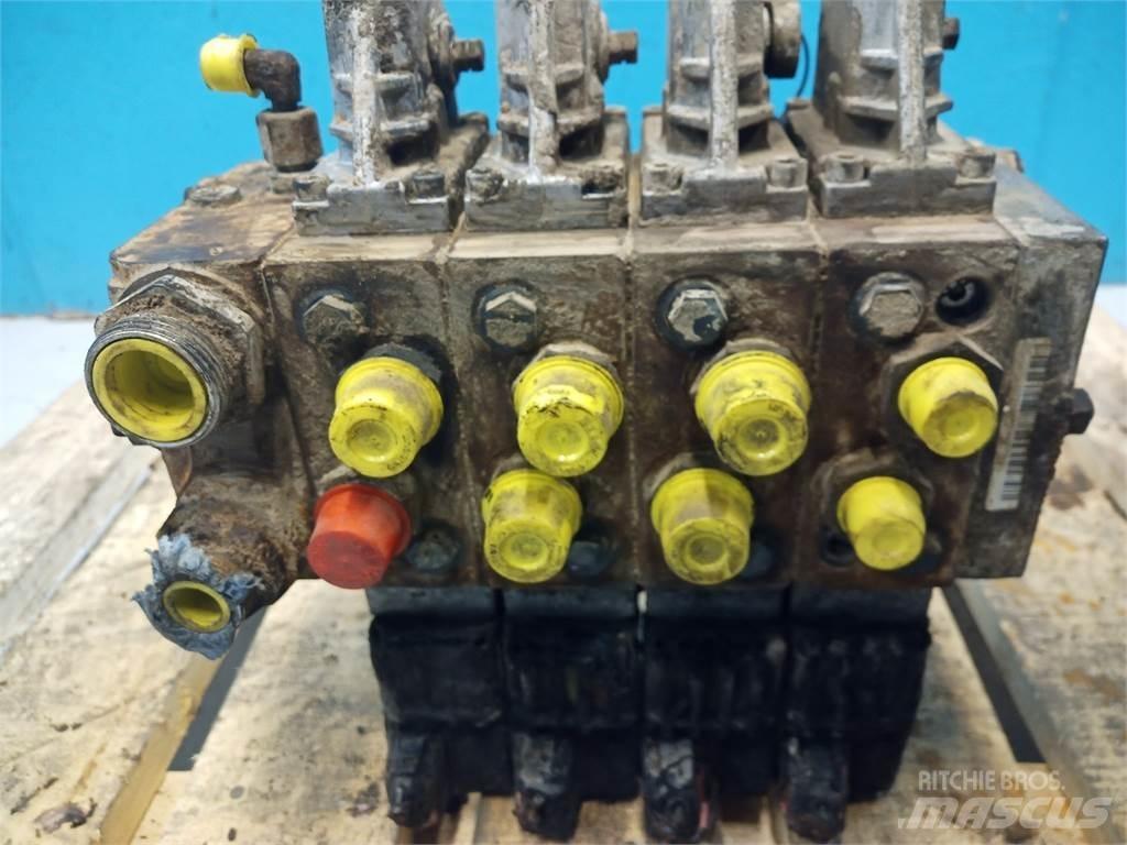 Hydrema 906C 油壓