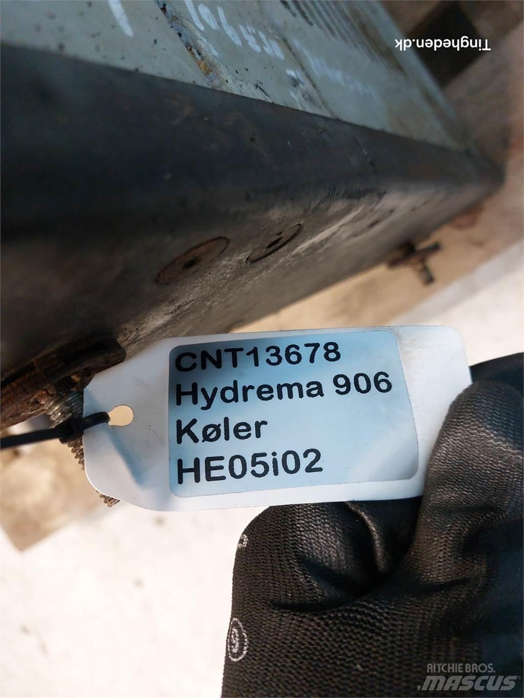 Hydrema 906C 散熱器/水箱