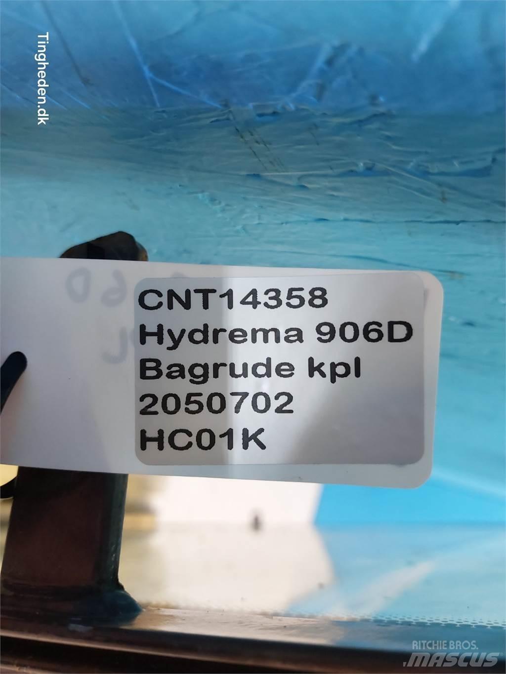 Hydrema 906D 駕駛室與內部
