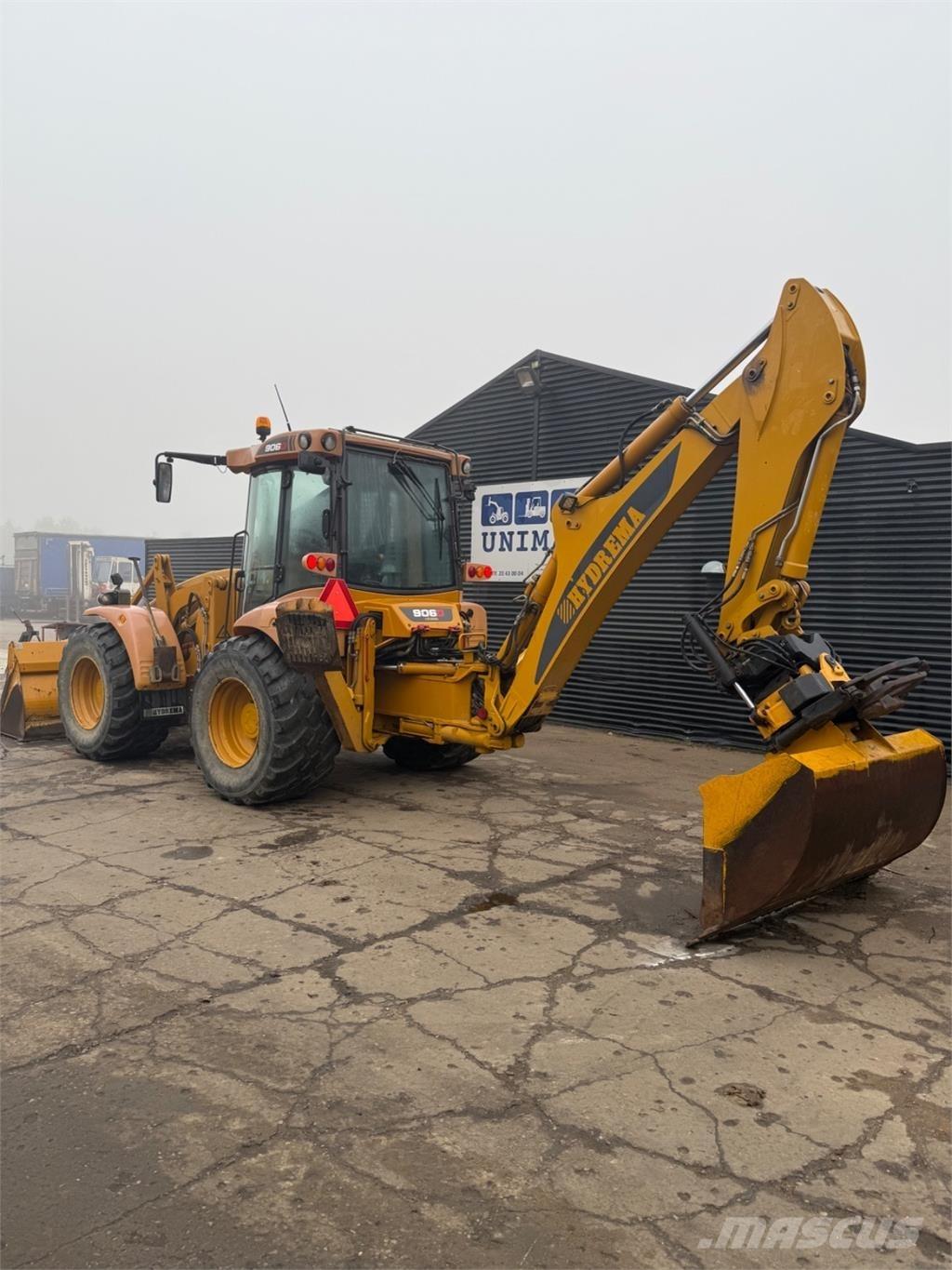 Hydrema 906D 反鏟裝載機