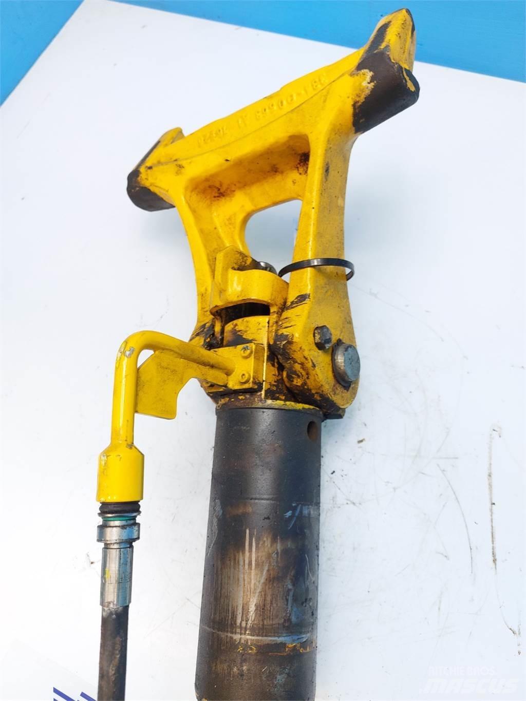 JCB 4CX 吊桿和鏟斗