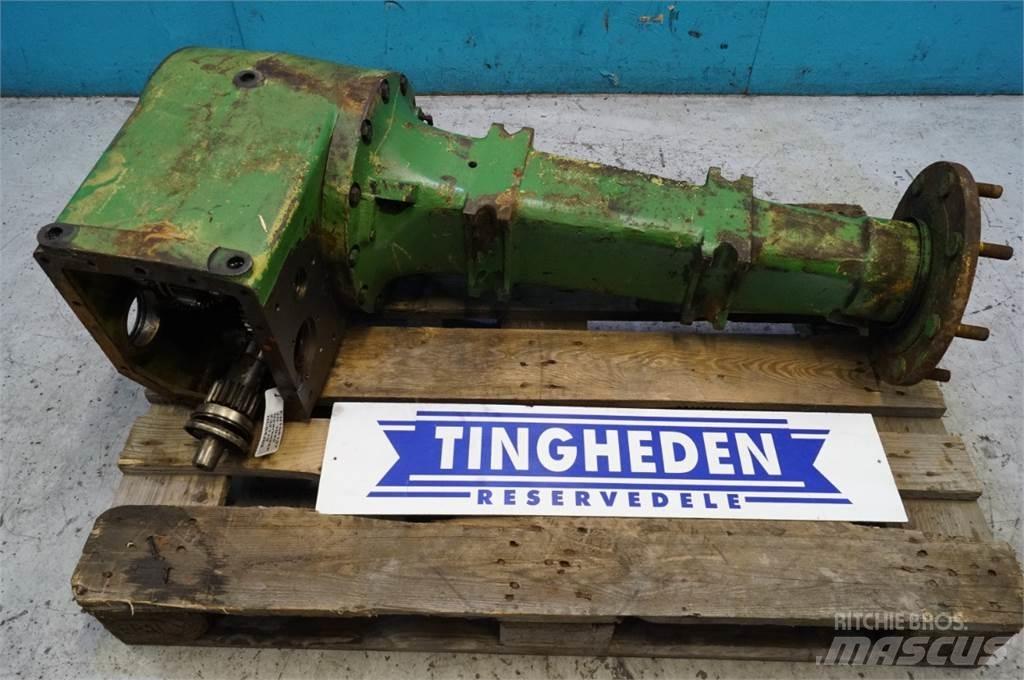 John Deere 1042 傳動裝置
