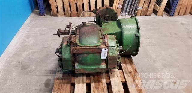 John Deere 1065 傳動裝置