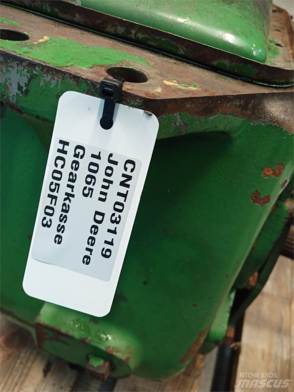 John Deere 1065 傳動裝置
