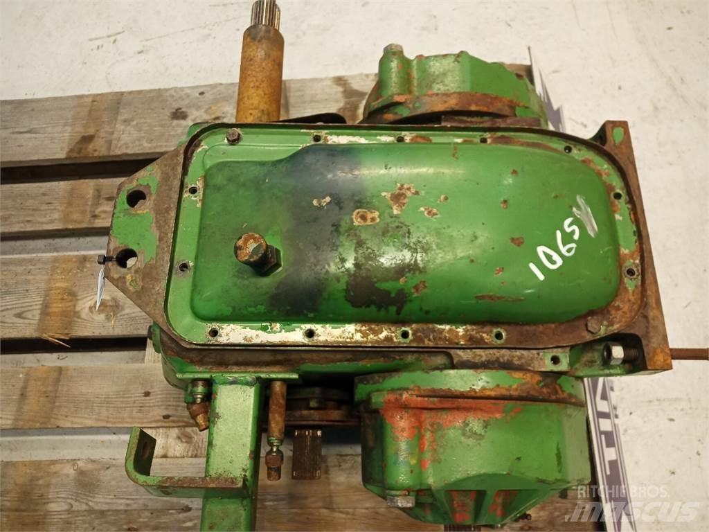 John Deere 1065 傳動裝置