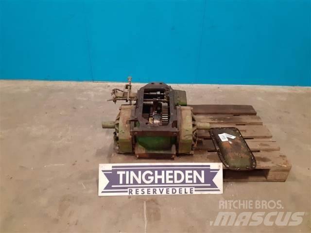 John Deere 1075 傳動裝置