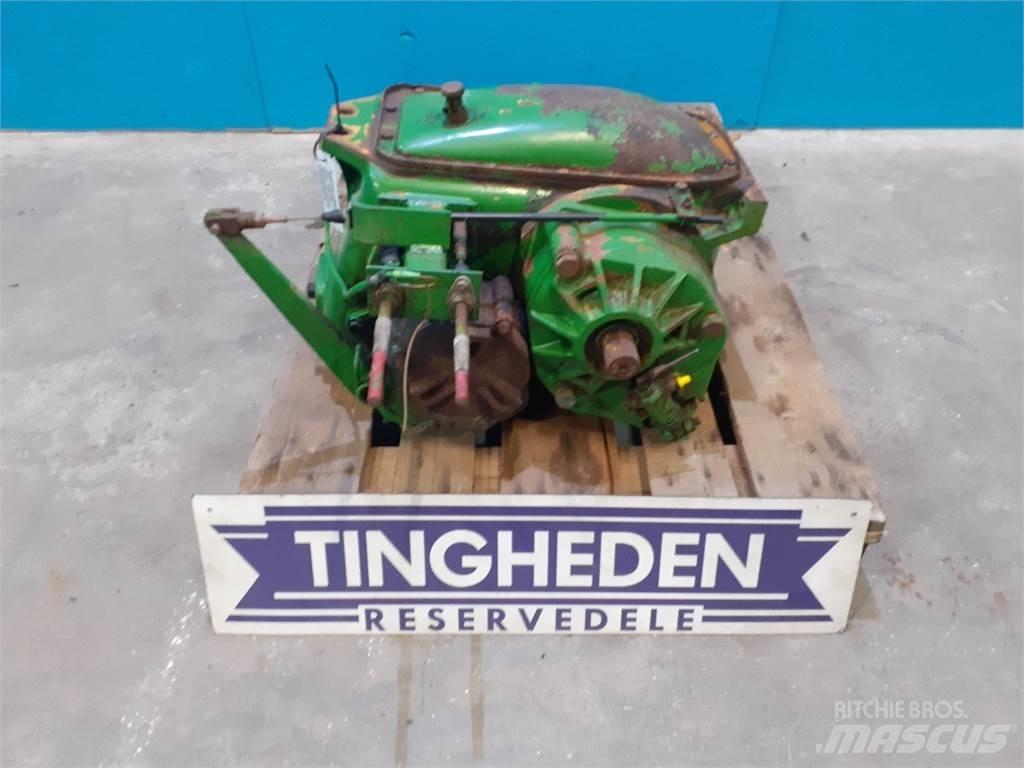 John Deere 1075 傳動裝置