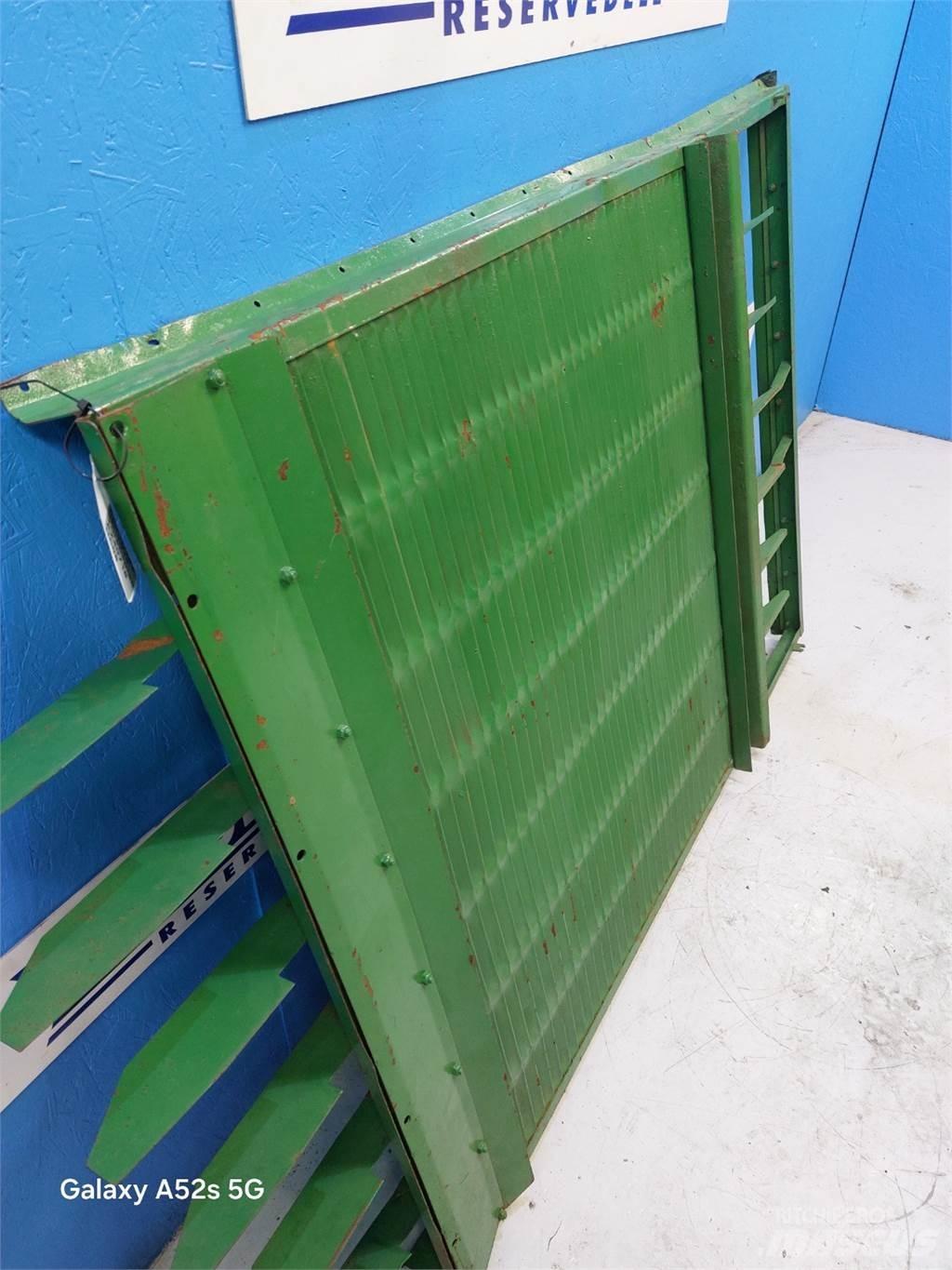 John Deere 1075 砂鹽撒布機