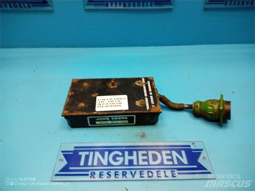 John Deere 1085 電子設備
