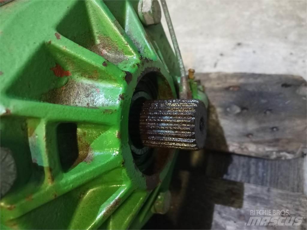 John Deere 1085 傳動裝置