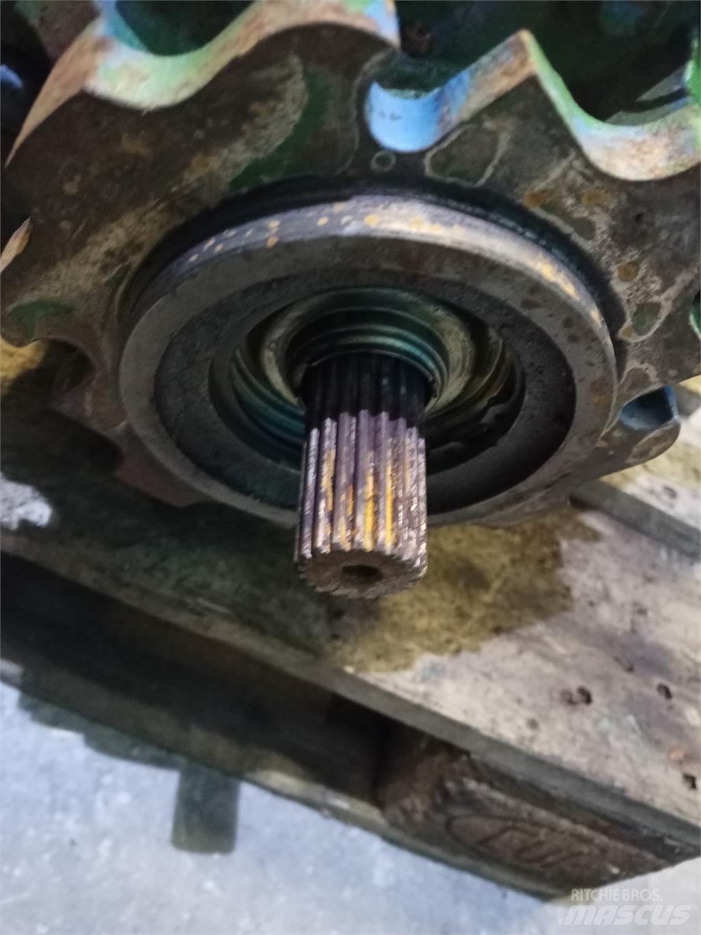 John Deere 1085 傳動裝置