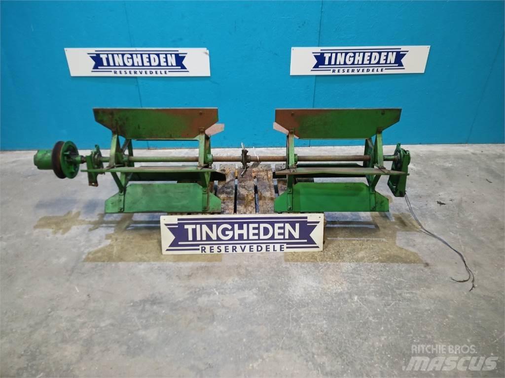 John Deere 1085 砂鹽撒布機