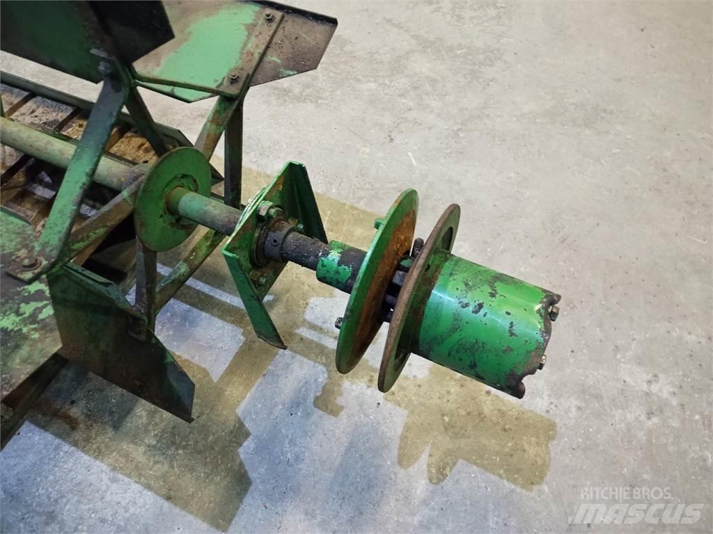 John Deere 1085 砂鹽撒布機