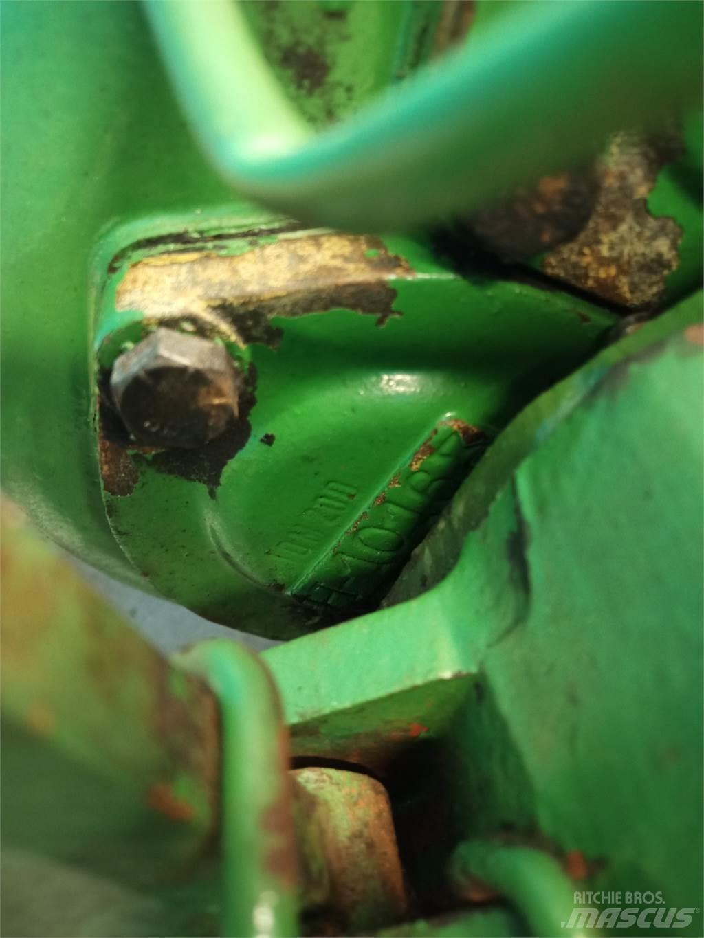 John Deere 1085 傳動裝置