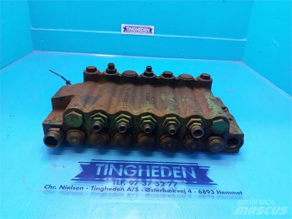 John Deere 1085 油壓