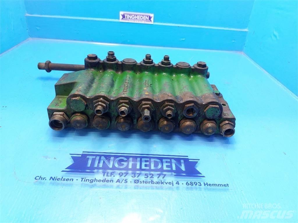 John Deere 1085 油壓