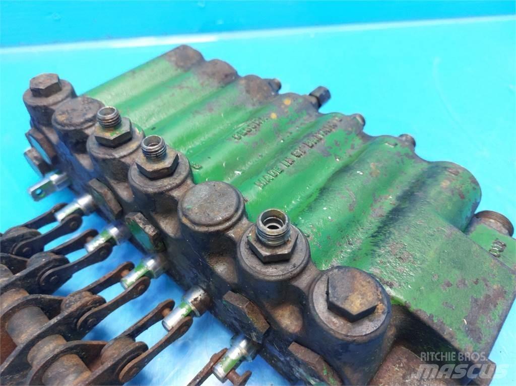 John Deere 1085 油壓