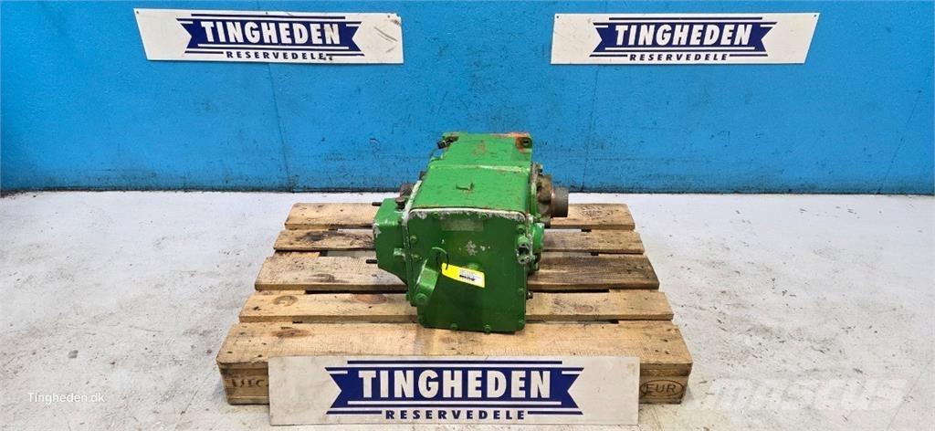 John Deere 1170 傳動裝置