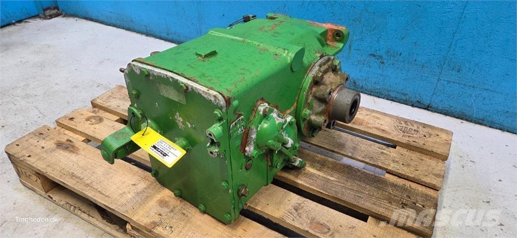 John Deere 1170 傳動裝置
