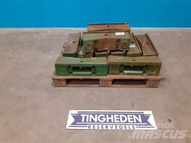 John Deere 2040 前配重塊