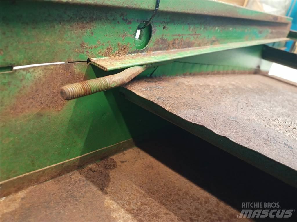 John Deere 2054 砂鹽撒布機
